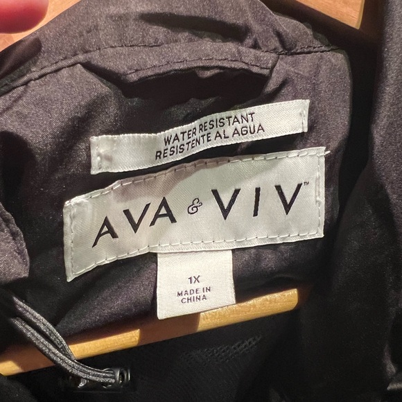 Ava & Viv Plus Size Rain Jacket, size 2X - Picture 2 of 2